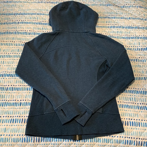 Lululemon Scuba Hoodie - Picture 5 of 6